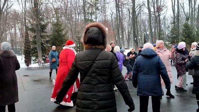 ЖУРАВЛИ, ЖУРАВЛИ, ЖУРАВЛИ УЛЕТАЮТ!???/ТАНЦЫ В ПАРКЕ ГОРЬКОГО ХАРЬКОВ ЯНВАРЬ 2022 смотреть онлайн