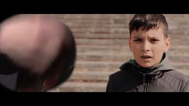 Калмыцкий школьник рассказывает о Балалайке! Элиста площадь победы! Школа №3 смотреть онлайн