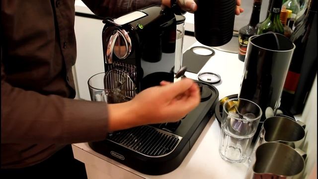 De'Longhi Citiz Nespresso & Milk Frother - Test Run смотреть онлайн