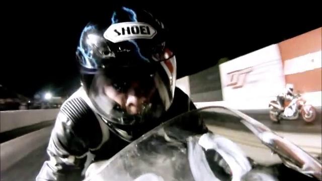2005 ZX6R vs Honda CBR 600 Hurricane- Facial! смотреть онлайн