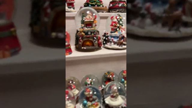 Летом окунулись зиму, или в Новый Год! Новогодняя лавка Деда Мороза на Невском в Санкт Петербурге! смотреть онлайн