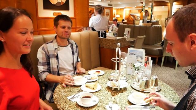 Пробуем Английский Традиционный Чай в Популярном Bettys Cafe Tea Rooms / Англия - Harrogate / 2018 смотреть онлайн