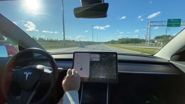 Tesla FSD Beta Canada 10.12.2 - Randonnée Costco - Partie 1 - Français смотреть онлайн