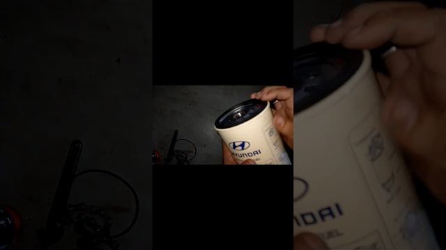 Hyundai County Fuel Filter replacement (D4GA) смотреть онлайн