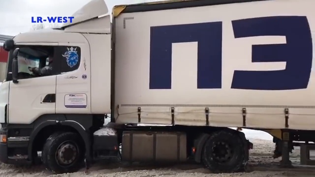 Рендж Ровер Спорт тянет фуру смотреть онлайн