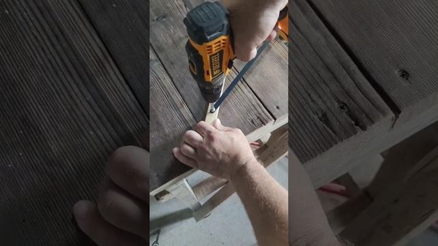 Классная самоделка из деревянной вешалки смотреть онлайн