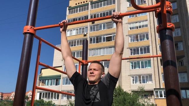 Как накачать спину и бицепс на площадке? смотреть онлайн