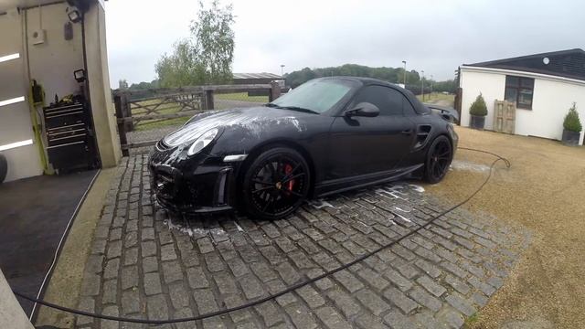 MAINTENANCE WASH ON THIS PORSCHE 911 TURBO
