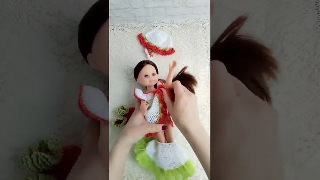 Комплект одежды для куклы Паола Рейна. #одеждадлякукол #паоларейна #вяжунетужу #вязанаяодежда смотреть онлайн