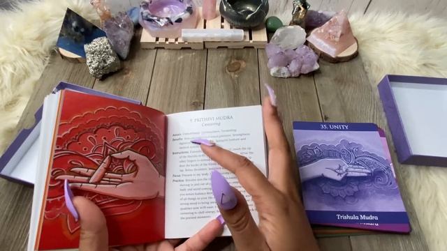 Deck Review: Mudras for Awakening the Energy Body by Alison DeNicola & Sabina Espinet смотреть онлайн