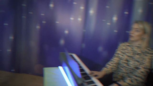 #1 Лет 10 не пел! Хочу на сцену! Жаль, что снесли Олимпийский!) смотреть онлайн