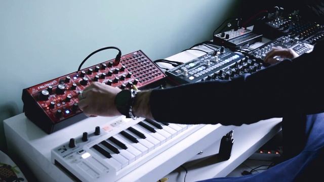 Dawless Jam With Neutron Behringer, Drumbrute Impact, TD -3  And Volca Keys