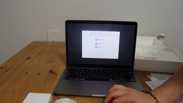 Unboxing Macbook Pro 2020 de 13"3 смотреть онлайн
