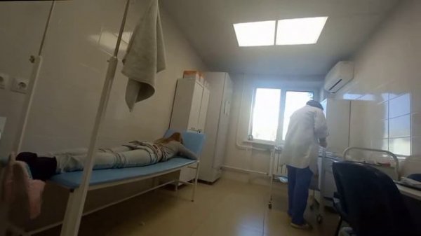 Мы в больнице делаем процедуры *делали уколы 💉 сразу 4*