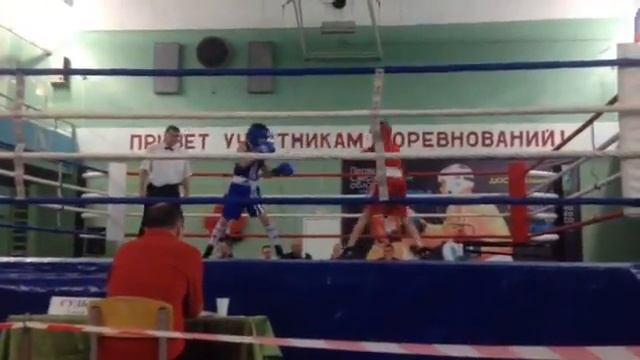 Бой Валерия Володеева из Краснотурьинска на первенстве области / www.krasnoturinsk.info смотреть онлайн