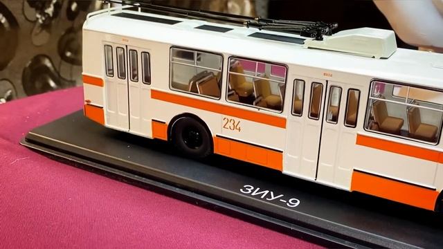 Модель троллейбуса ЗИУ-9 1:43 . Показ и первые впечатления смотреть онлайн
