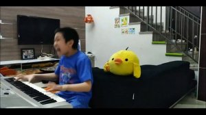 мальчик с ума сошел играет на пианино №16