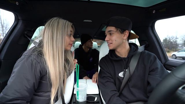 Being PDA With Girlfriend In FRONT Of TWIN BROTHER To See How He Reacts.. смотреть онлайн