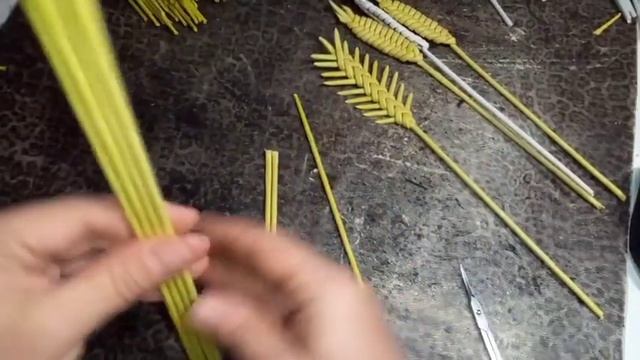 Как сплести Колосок из газетных трубочек. смотреть онлайн