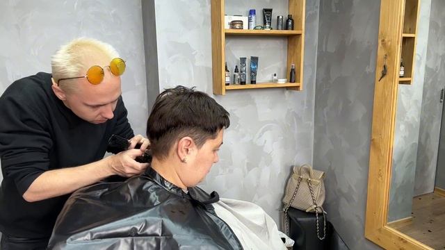 Russian Pixie haircut for women смотреть онлайн
