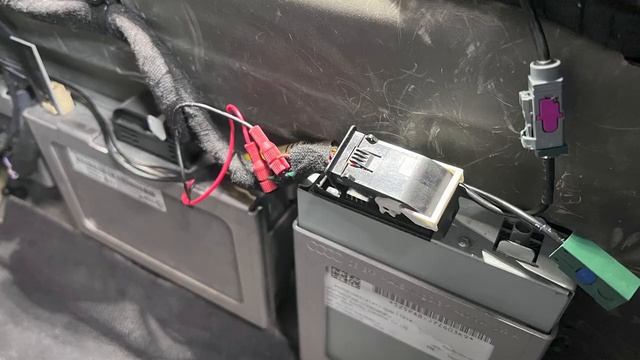Add Apple Carplay/Android Auto Functionality to the OEM Factory Radio in the Gen 1 Audi R8 смотреть онлайн