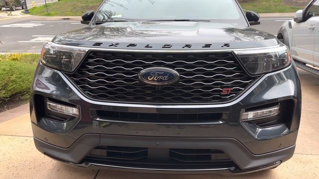 2023 Ford Explorer ST LED hood strip смотреть онлайн