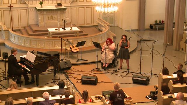Bailey Dawn, Rositsa Delieva - While Your Lips Are Still Red (14.07.2016) смотреть онлайн