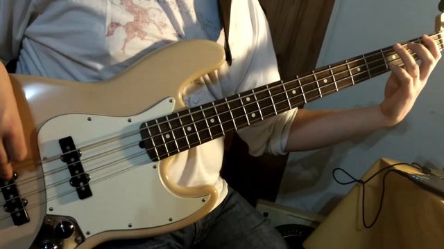 Grooving with a Fender jazz bass Highway One смотреть онлайн