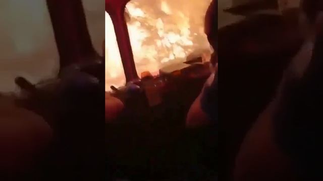 Спасатели МЧС попали в огненную ловушку в Рязанской области смотреть онлайн