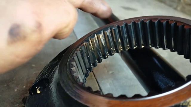 МАЗ 5440. выявление причин люфта и анализ доработки напильником. бортовые редуктора ведущего моста. смотреть онлайн