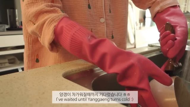 ENG│집에서 잘쉬는 집순이의 간단한 자취메뉴. 매운 순대볶음과 쿨피스, 에프로 양갱파운드케익 베이킹. 새로산 크로와상생지와 친구선물│플랜디VLOG смотреть онлайн