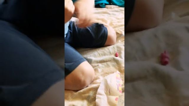 Мы распаковываем красивые цветные ручки ? смотреть онлайн