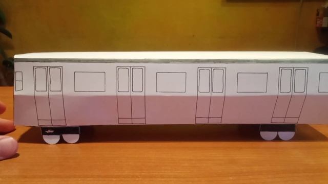 Обзор бумажного московского метровагона 81-715.2 тип И. смотреть онлайн