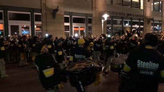 Steelers Drumline revs crowd for Ravens game смотреть онлайн