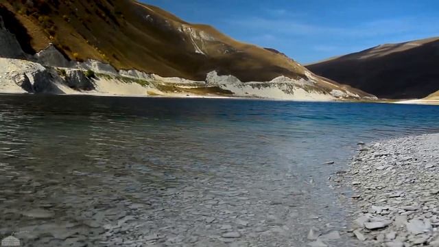 Кезеной-Ам и Андийское - горное озеро с двумя названиями на границе двух республик Кавказа смотреть онлайн