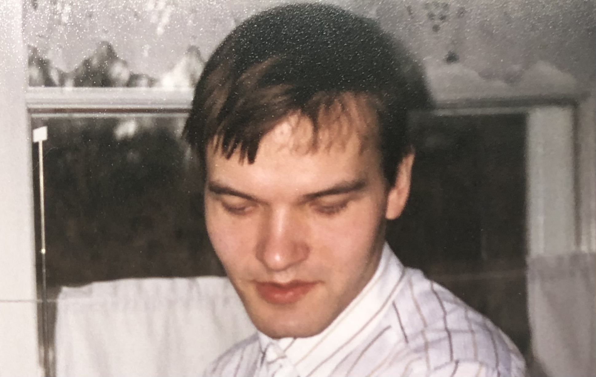 Как много зелени в руке искрится!