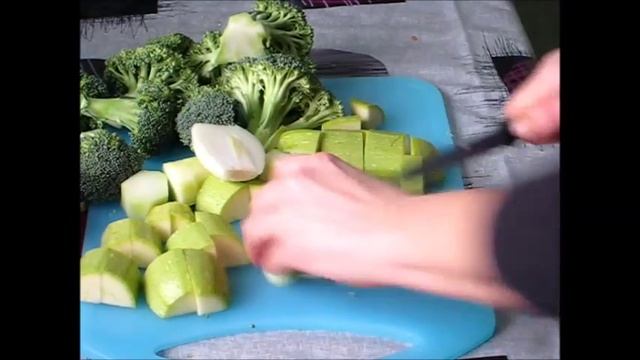 Крем-суп и коктейль из брокколи (веган)