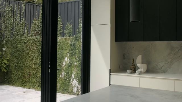 Interior Designer Creates a Timeless and Modern Home (House Tour) смотреть онлайн