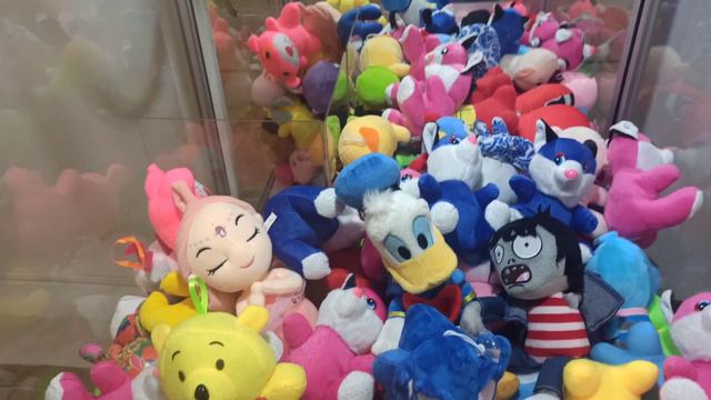 Что можно выиграть в автомате с игрушками на 100 рублей? смотреть онлайн