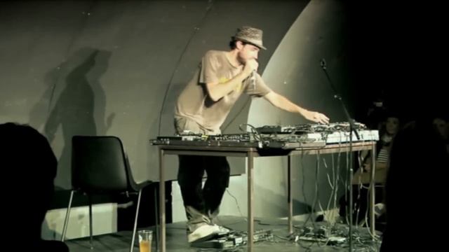 Beardyman - Live in the Underbelly: The Full show смотреть онлайн