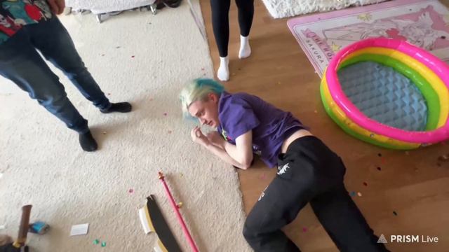 НЕКОГЛАЙ ОПЯТЬ СЛОМАЛ РУКУ смотреть онлайн