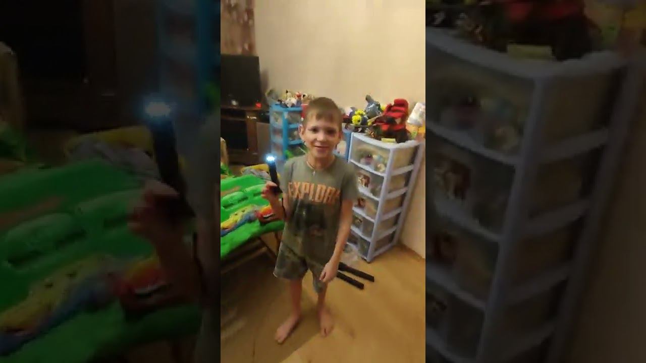 постройки шалаша в домашних уловиях часть 2 смотреть онлайн