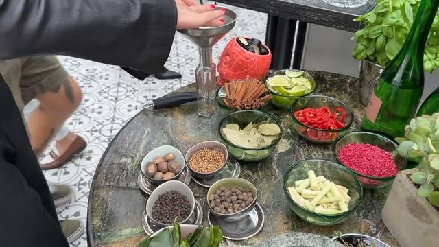 КАК ПРОДАТЬ СВОЮ БРЕНДОВУЮ ОДЕЖДУ | НАШ ОПЫТ смотреть онлайн