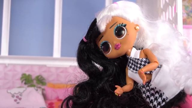 Barbie LOL Family Dollhouse Cleaning Morning Routine - Titi Toys Dolls смотреть онлайн