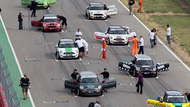 MINI Rushour 2012 - Auto Ikaro Race Team смотреть онлайн