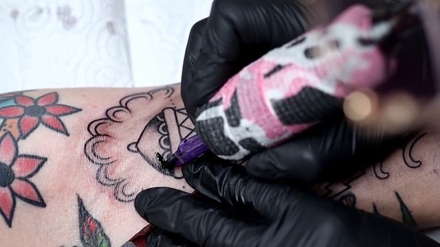 Old School Tattoo Time Lapse смотреть онлайн