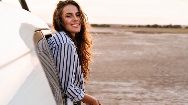 Ждала под проливным дождем, когда ее встретят, а женщина в это время была занята, а позже…