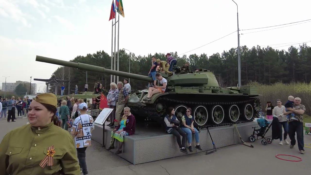 9 мая, День Победы, парад ретромобилей смотреть онлайн