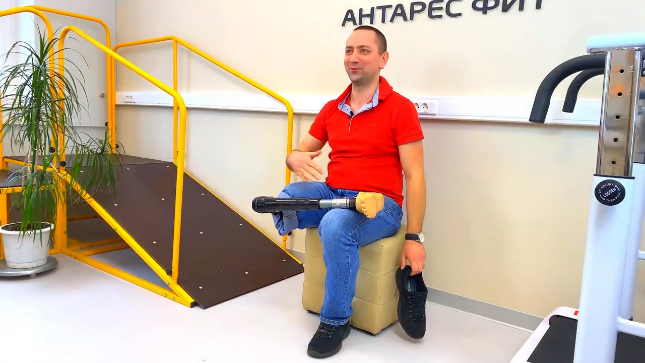 Всё о протезах ног. Часть 8: "Поворотное устройство для протеза бедра". смотреть онлайн