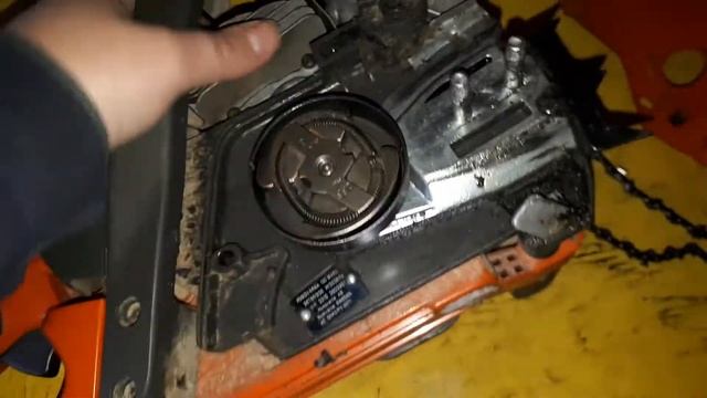 КАК СНЯТЬ ЗВЕЗДОЧКУ С ПИЛЫ. Husqvarna 135 Mark. смотреть онлайн